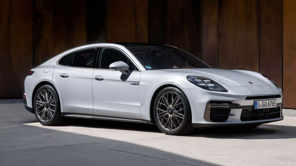 Η νέα Turbo S E-Hybrid είναι η πιο ισχυρή Porsche Panamera!